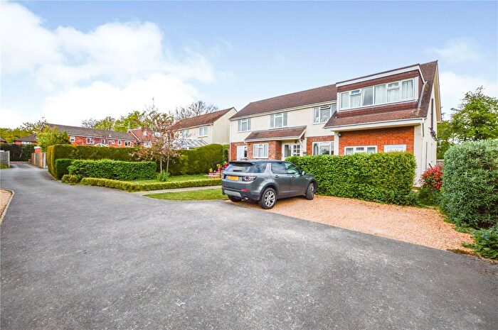 1 Bedroom Flat To Rent In Church Lane, Farnborough, Hampshire, GU14