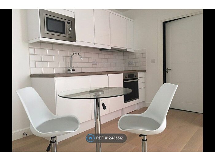 1 Bedroom Flat To Rent In Brook House, Mitcham, CR4