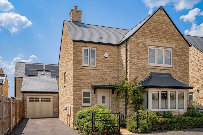 4 Bedroom Detached House For Sale In Pochard Way, South Cerney, Cirencester, Gloucestershire, GL7