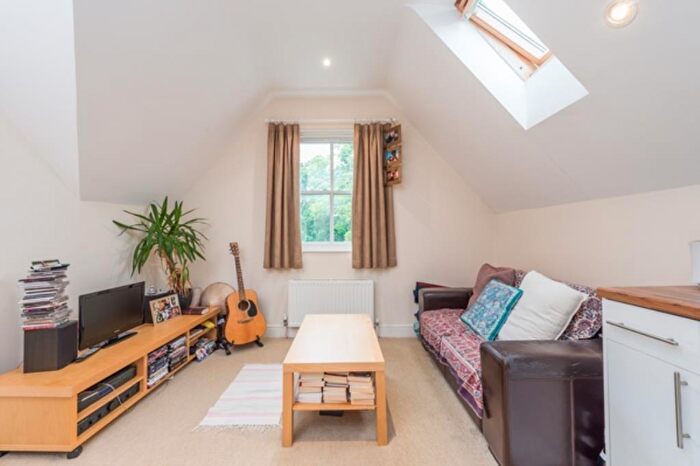 1 Bedroom Flat To Rent In Bickerton Road, Headington, OX3