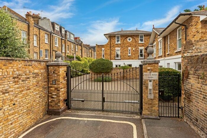4 Bedroom Flat To Rent In Palace Mews, London, SW6