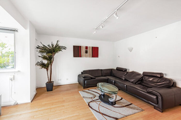2 Bedroom Apartment To Rent In Lymington Road, West Hampstead, London, NW6