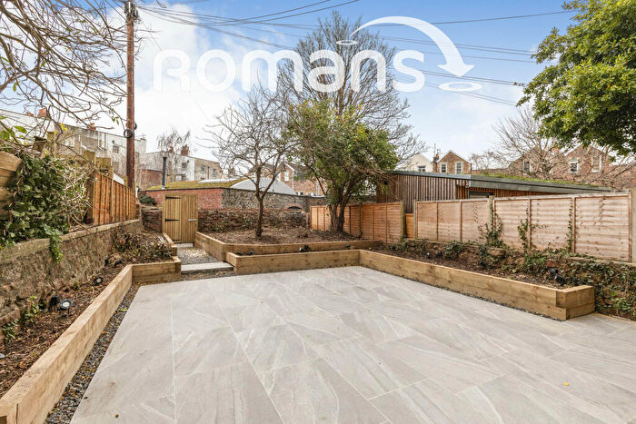 2 Bedroom Apartment To Rent In Hanbury Road, Clifton, BS8