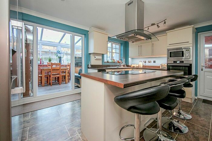 3 Bedroom Semi-Detached House For Sale In Pear Tree Close, Halstead, CO9