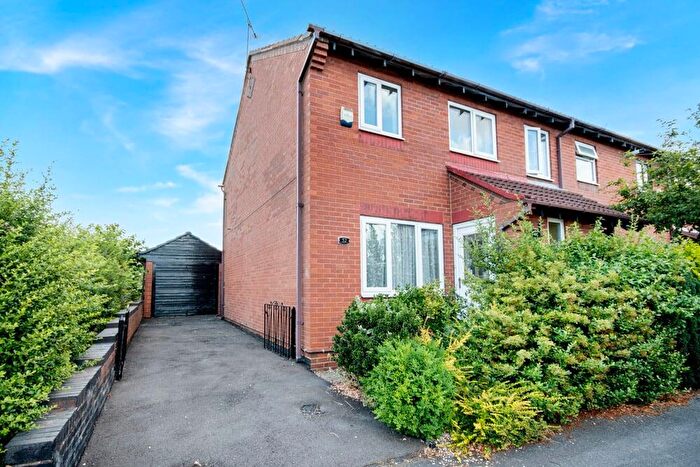 3 Bedroom End Of Terrace House For Sale In Holdenby Close, Retford, DN22