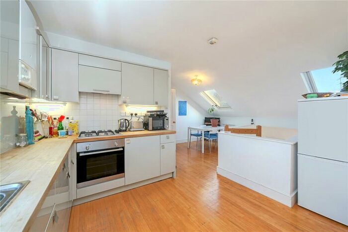 2 Bedroom Apartment To Rent In Kelmscott Road, London, SW11
