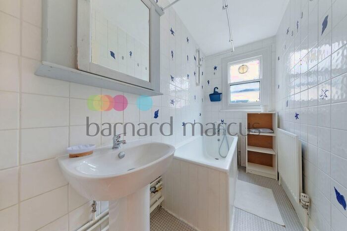 3 Bedroom Flat To Rent In Parchmore Road, Thornton Heath, CR7