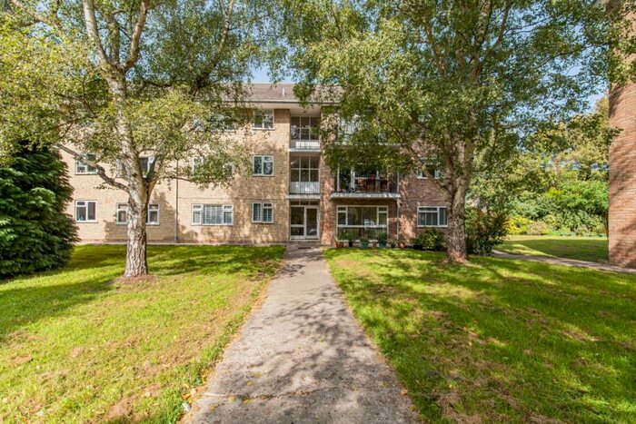 1 Bedroom Flat To Rent In Glyme Close, Woodstock, OX20