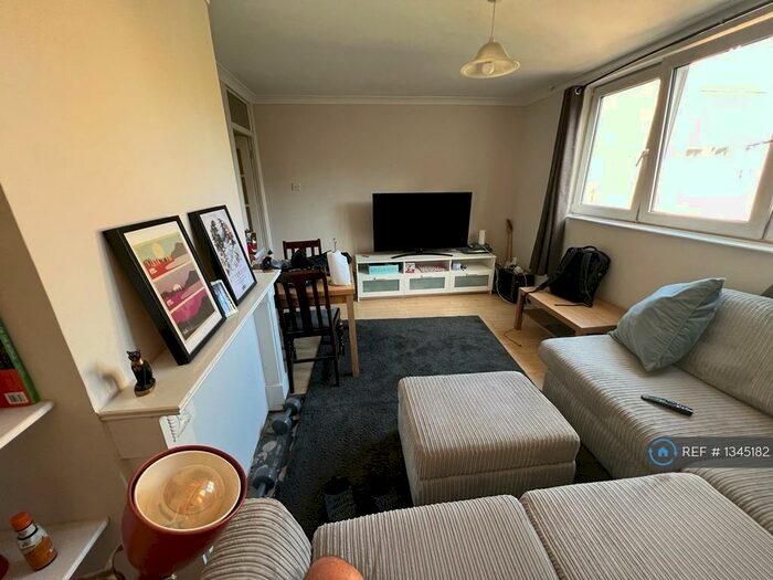 2 Bedroom Maisonette To Rent In Williams House, London, E3