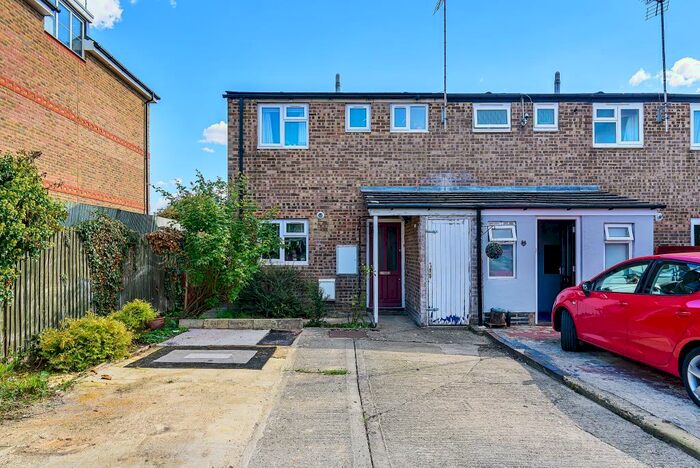 2 Bedroom Semi-Detached House To Rent In Saunders Road, Oxford, OX4