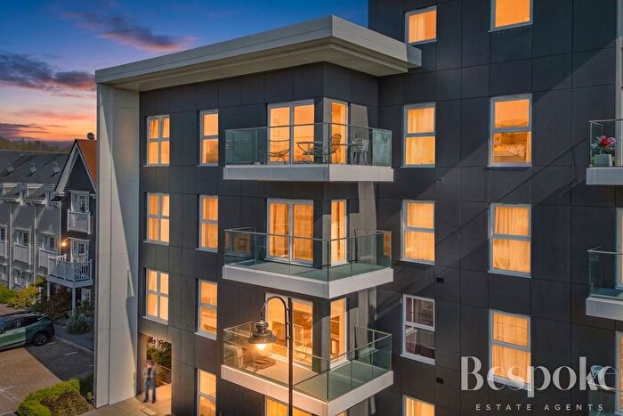 2 Bedroom Flat For Sale In Fairhaven Drive, Reading, RG2