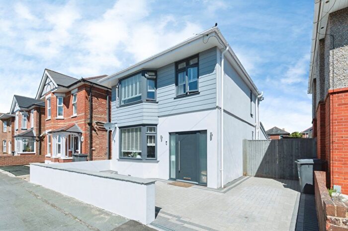 3 Bedroom Detached House For Sale In Highfield Road, Bournemouth, Dorset, BH9