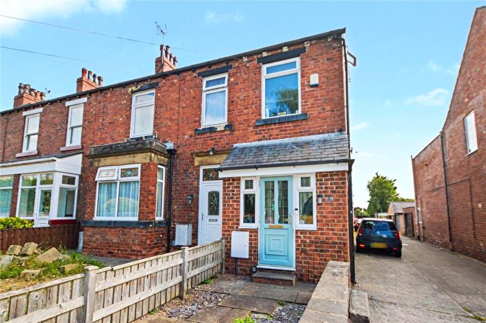3 Bedroom End Of Terrace House For Sale In Wetherby Road, Tadcaster, North Yorkshire, LS24