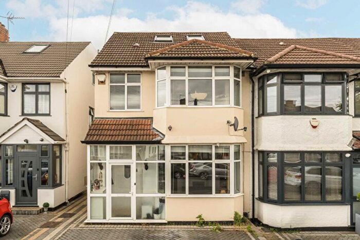 4 Bedroom Semi-Detached House To Rent In Sandhurst Road, London, NW9