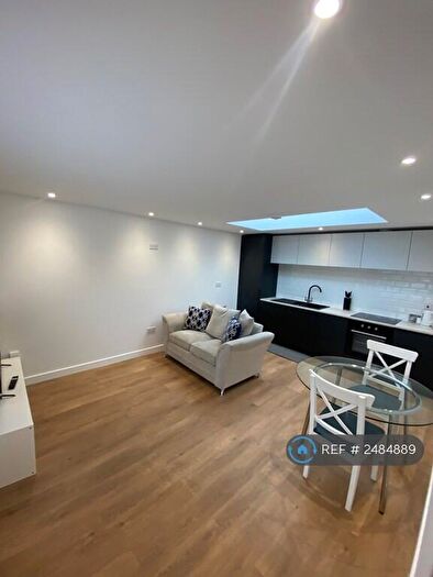 1 Bedroom Flat To Rent In Cathays, Cardiff, CF24