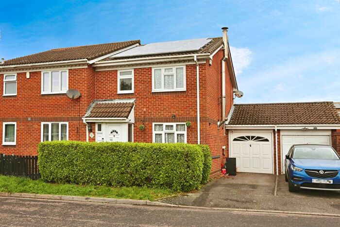 3 Bedroom Semi Detached House For Sale In Dandelion Close, Gosport, PO13