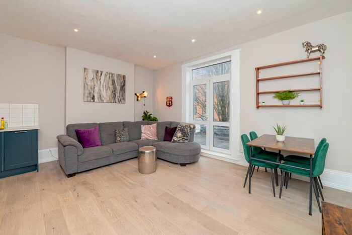 4 Bedroom Flat To Rent In London Road, BN1