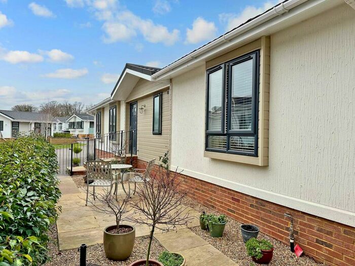2 Bedroom Park Home For Sale In Oaklands Park, Brooks Green, RH13