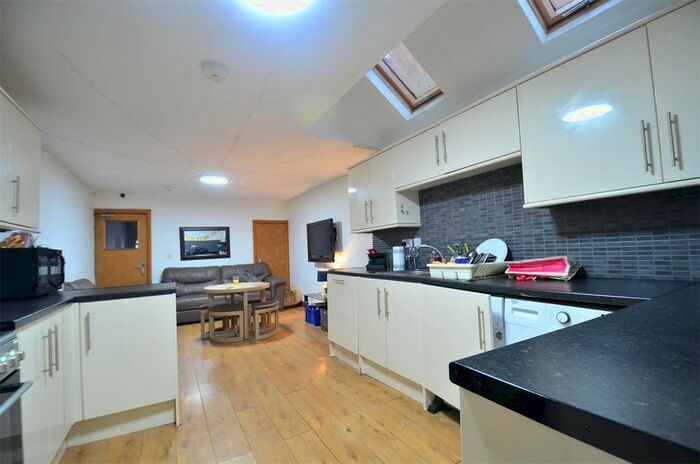 7 Bedroom End Of Terrace House To Rent In Heeley Road, Selly Oak, Birmingham, B29