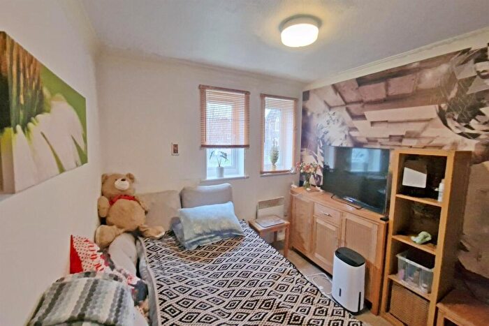 1 Bedroom Flat To Rent In Victoria Drive, Bognor Regis, PO21