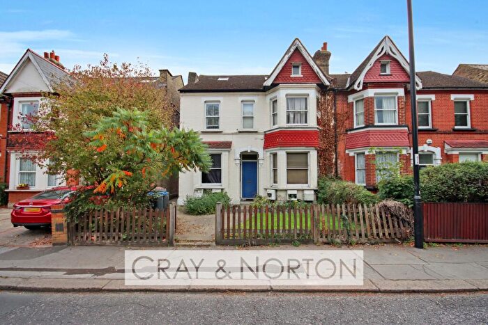 1 Bedroom Flat For Sale In Woodside Green, Woodside, SE25