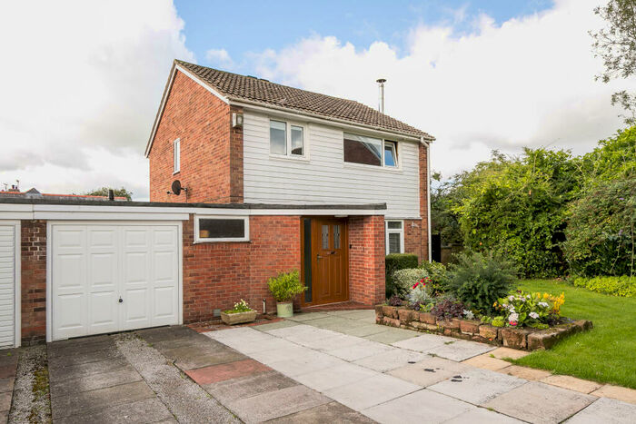 3 Bedroom Detached House For Sale In Millfield Close, Chester, CH3