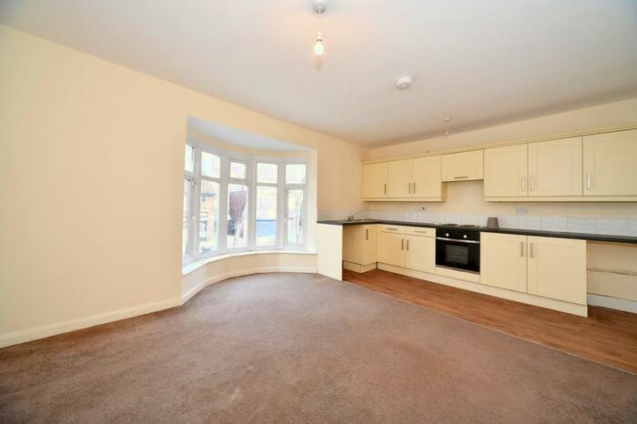 2 Bedroom Apartment To Rent In Southcoates Lane, Hull, East Riding Of Yorkshi, HU9