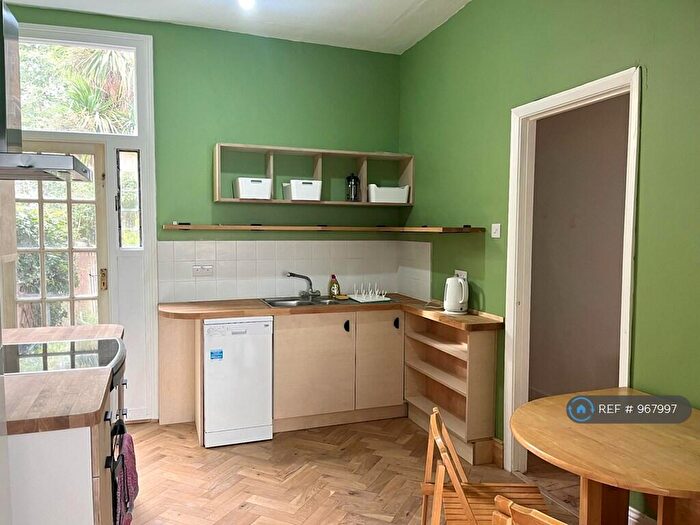 1 Bedroom Flat To Rent In Crosby Road, Forest Gate, E7