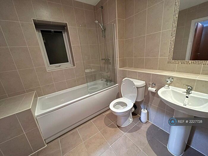 2 Bedroom Flat To Rent In Georgia Avenue, Manchester, M20