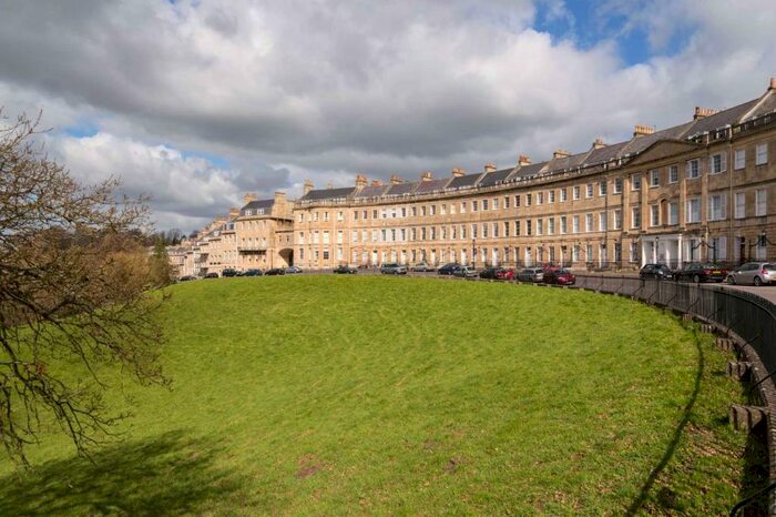 3 Bedroom Apartment To Rent In Lansdown Crescent, BA1