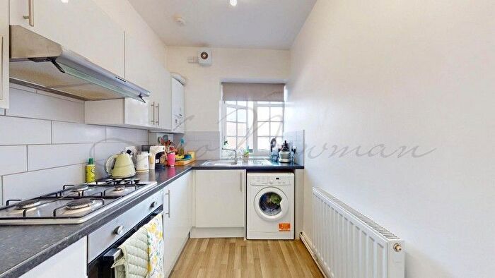 1 Bedroom Flat To Rent In Market Place, Falloden Way, NW11