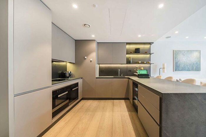 2 Bedroom Flat To Rent In Buckingham Palace Road, Westminster, SW1W