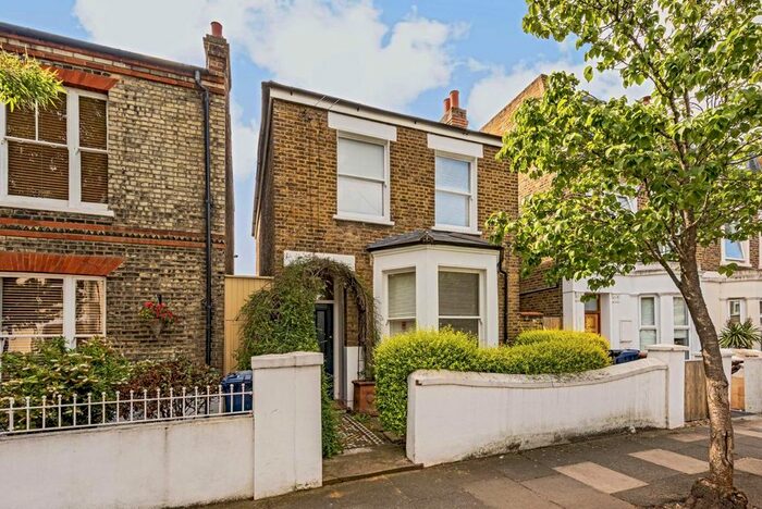 3 Bedroom Property To Rent In Rothschild Road, London, W4