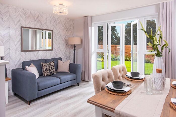 4 Bedroom Semi-Detached House For Sale In Leigh Road, Wimborne, BH21