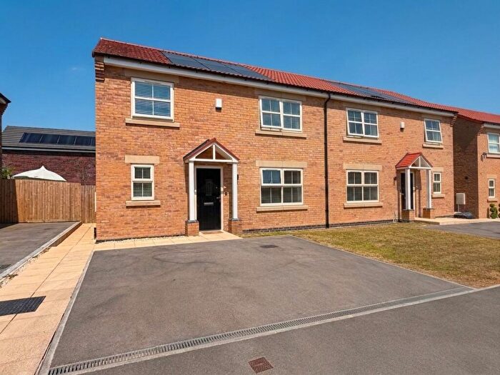 3 Bedroom Semi-Detached House For Sale In Lampman Way, Costhorpe, S81
