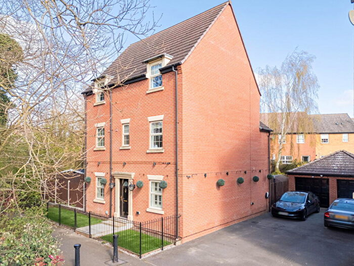 4 Bedroom Detached House For Sale In Thwaite Close, Great Oakley, Northamptonshire, NN18