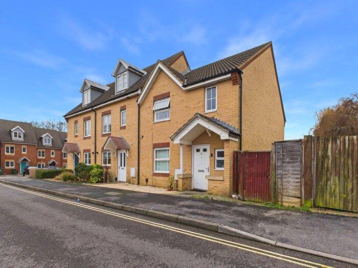 4 Bedroom End Terrace House To Rent In Sunlight Gardens, Fareham, PO15