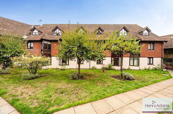 1 Bedroom Flat For Sale In Hylton Road, St. Peters Court Hylton Road, GU32