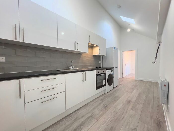 1 Bedroom Flat To Rent In London Road, East Grinstead, RH19