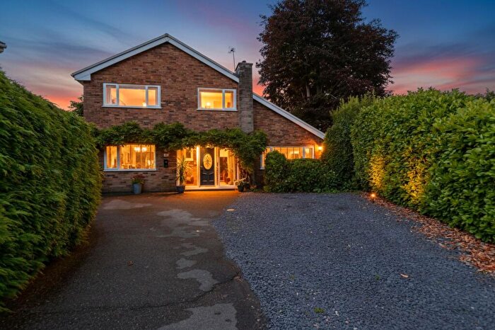 4 Bedroom Detached House For Sale In Coed-Y-Glyn, Wrexham, LL13