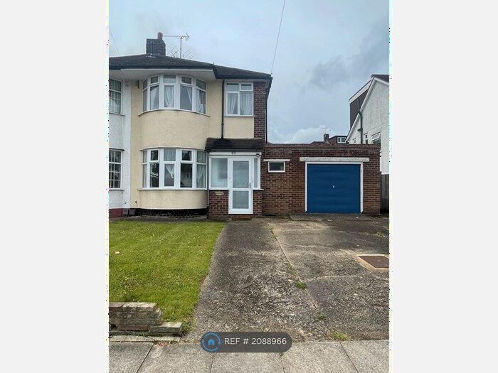 3 Bedroom Semi-Detached House To Rent In Gallants Farm Road, East Barnet, Barnet, EN4