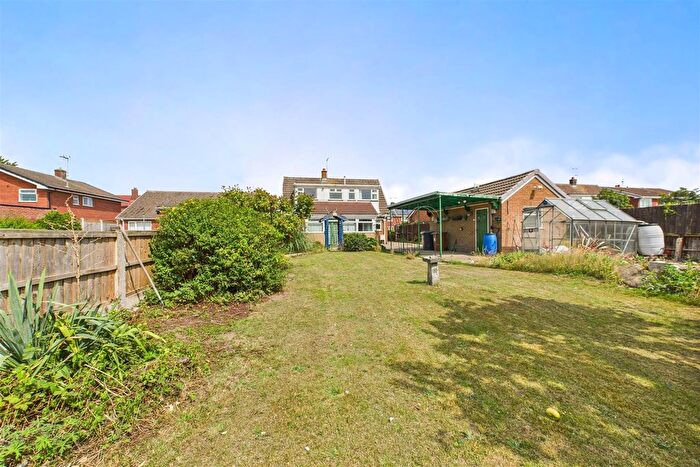 3 Bedroom Detached Bungalow For Sale In Grange Road, Newark, NG24