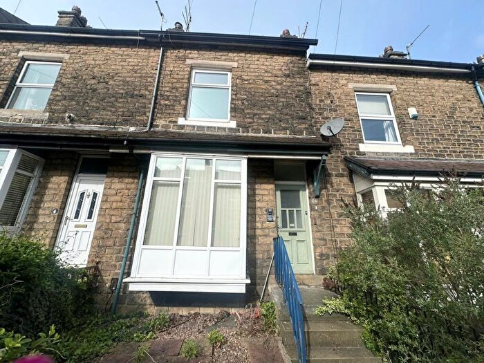 2 Bedroom Flat To Rent In Maddocks Street, Shipley, BD18