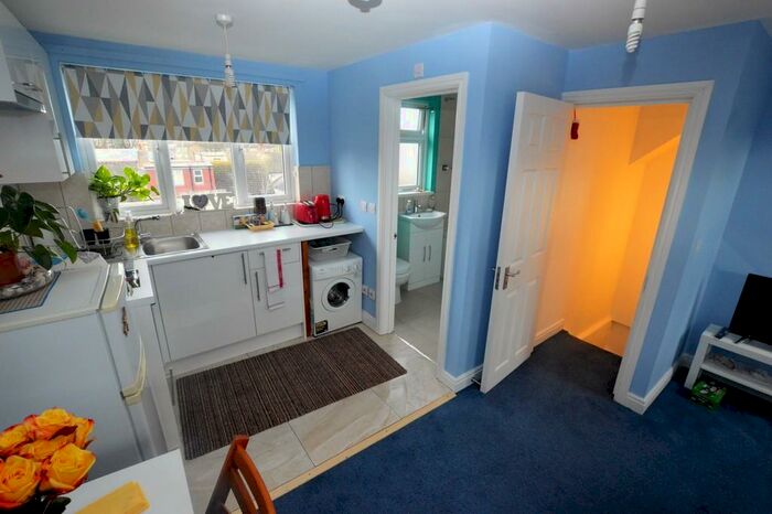 Studio To Rent In Sydenham Road, Croydon, CR0