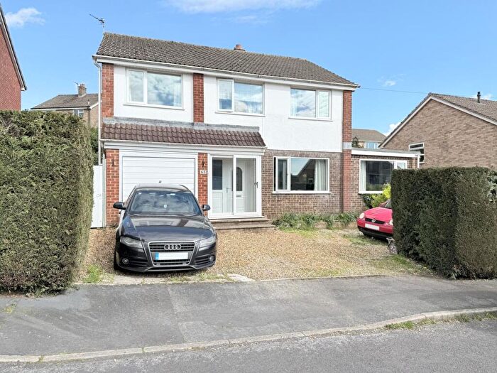 4 Bedroom Detached House For Sale In Park Hill Drive, Frome, BA11