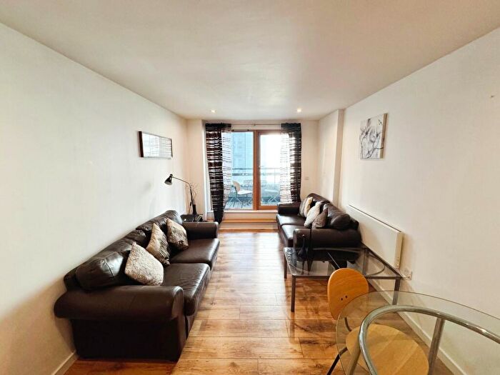 2 Bedroom Flat To Rent In Gateway West, East Street, Leeds, LS9