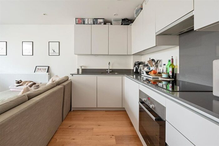 1 Bedroom Flat For Sale In Dalston Lane, London, E8