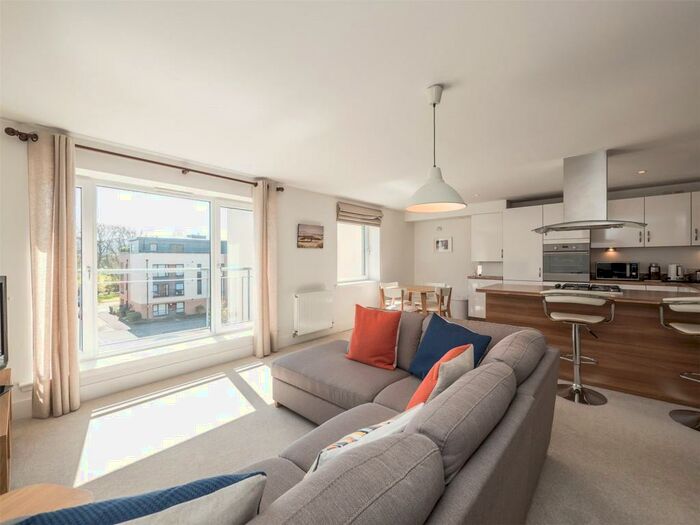 2 Bedroom Flat To Rent In Pinkhill Park, Edinburgh, EH12