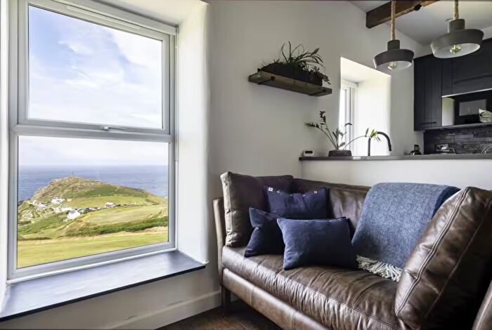 2 Bedroom Flat For Sale In Cape Cornwall, Nr St Just, TR19