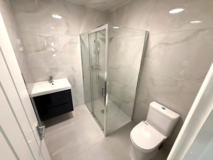 4 Bedroom Terraced House To Rent In Wentworth Road, Southall, UB2